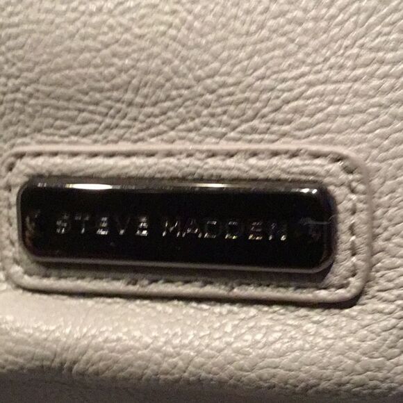 Steve Madden Gray Faux Leather Crossbody Bag - Picture 4 of 7